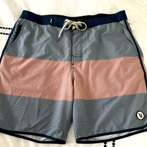 Vuori Cruise Board Shorts - Men's 18.5" Outseam